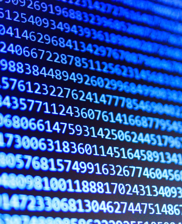 Blauer Computerbildschirm mit Zahlen darauf